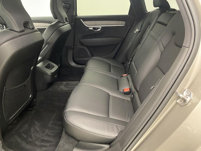 Volvo V90 CC B4 AWD MOMENTUM REZERVACE - fotka 5 z 53