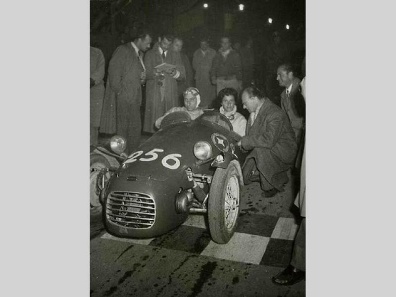 Maria Teresa de Filippis byla první ženou, která kdy řídila vůz Formule 1 při Grand Prix. Motoristický svět ji znal pod přezdívkou Pilotino.