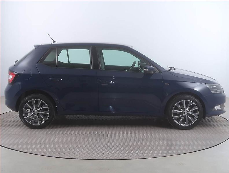 Škoda Fabia (2017) Drive 1.0, Serv.kniha - fotka 6 z 15