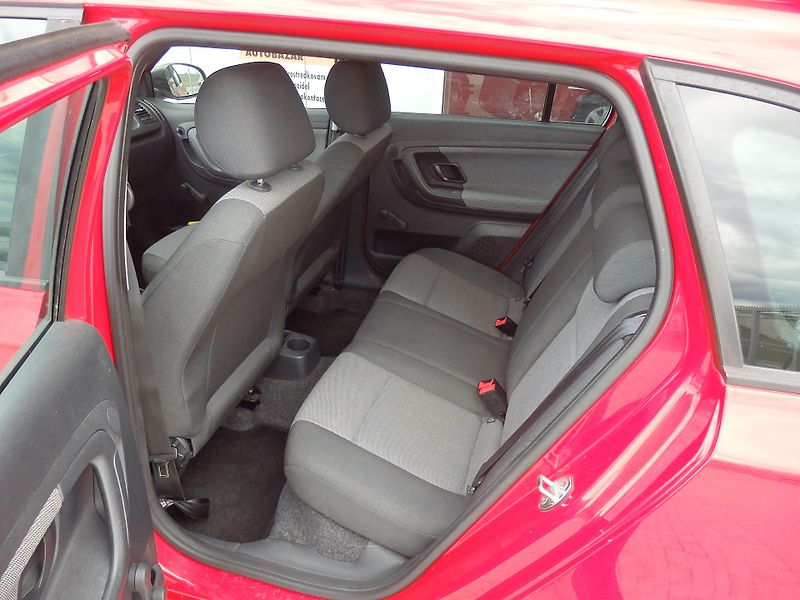 Škoda Fabia 1,2HTP 51kW 4x AIRBAG, KLIMA - fotka 7 z 14