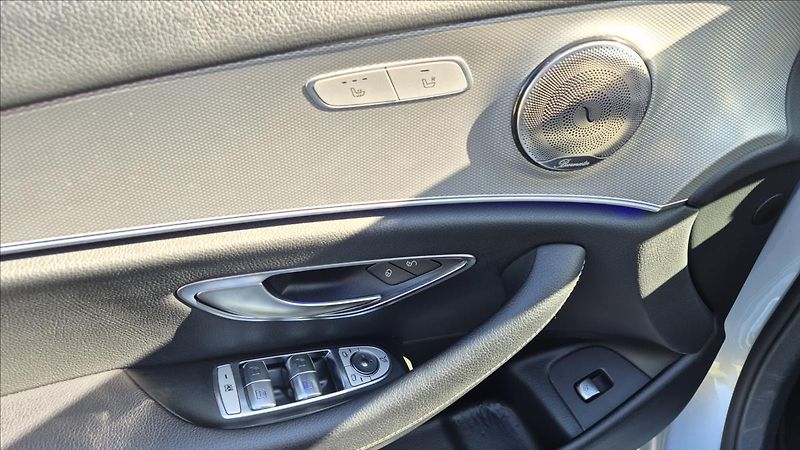 Mercedes-Benz Třídy E 2,0 143 KW E220d ČR Avantgarde - fotka 19 z 28