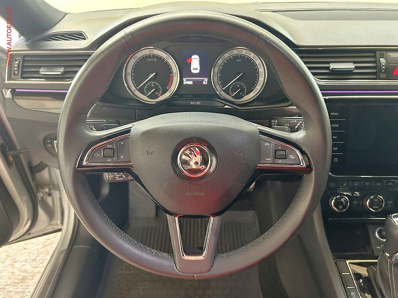 Škoda Superb (2018) 2.0TDi 4x4, DSG, LED - fotka 17 z 17
