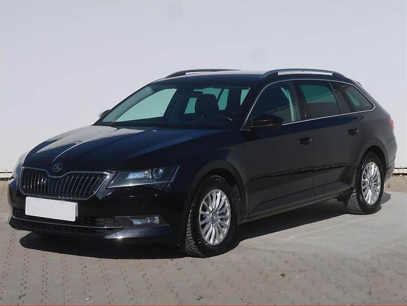 Škoda Superb (2018) Style 2.0 TDI, Automat - fotka 2 z 19