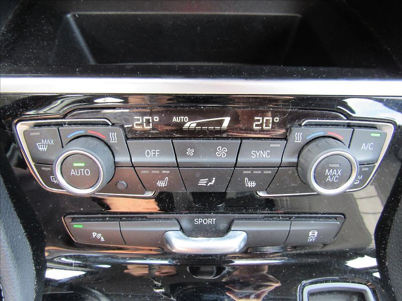 BMW Řada 2 2,0 d 218 Gran Tourer 110 KW - fotka 20 z 36