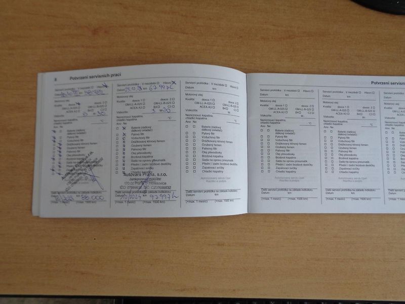 Opel Corsa 1,2 - fotka 15 z 18