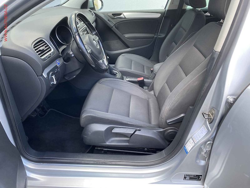 Volkswagen Golf (2011) 1.4 16V, Team, navi, kamera - fotka 9 z 20