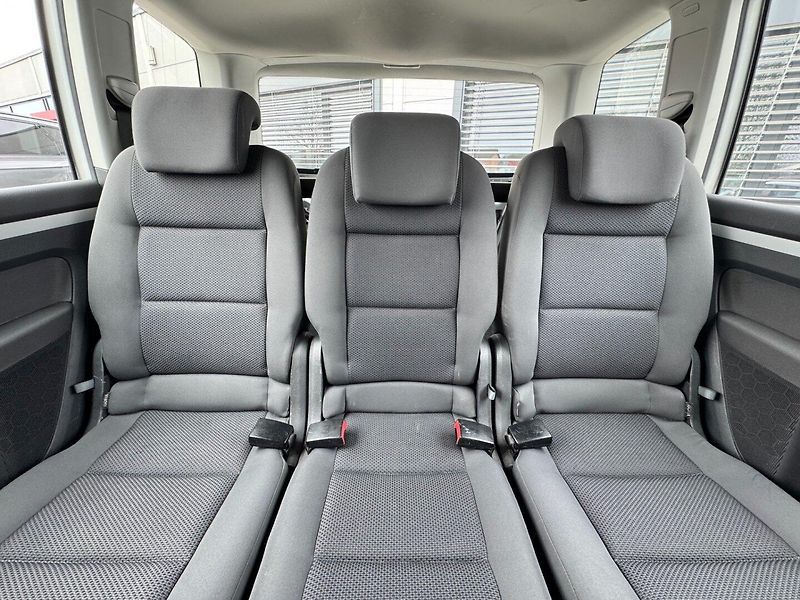 Volkswagen Touran (2012) Trendline 1.6 TDI 77kW - fotka 12 z 31