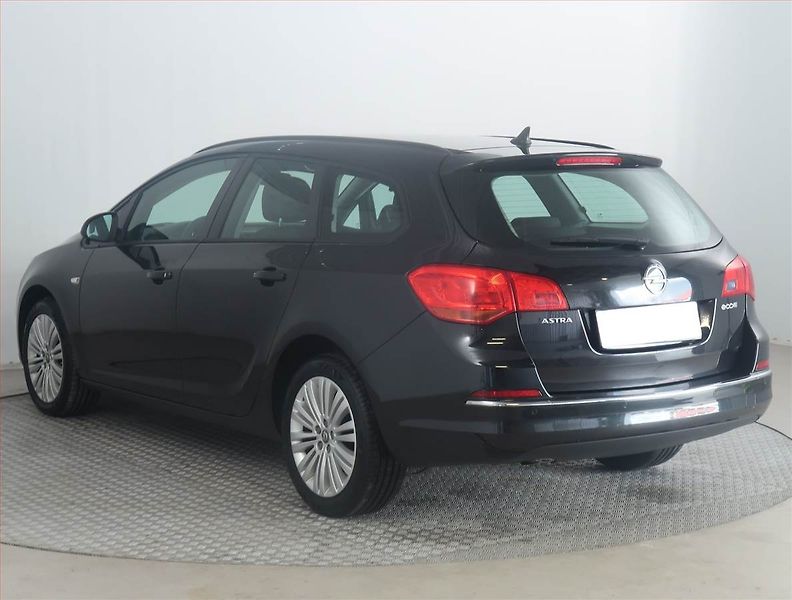 Opel Astra (2016) 1.4 T, Tempomat, Park. senzory - fotka 4 z 18
