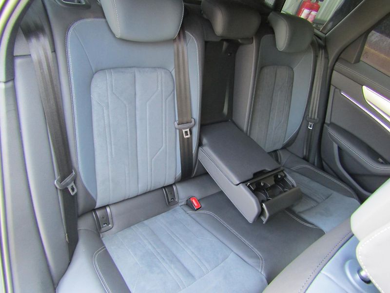 Audi A6 Allroad (2024) 50 TDI quattro - fotka 27 z 30