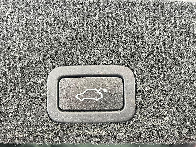 Volvo XC60 D3 MOMENTUM manuál - fotka 25 z 41