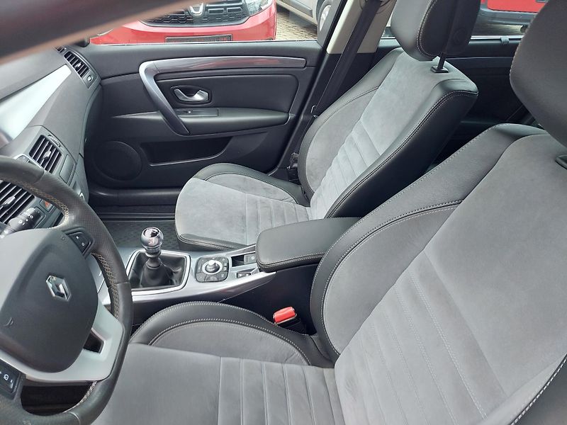 Renault Laguna (2011) III. Grandtour GT dCi 180 - fotka 21 z 39