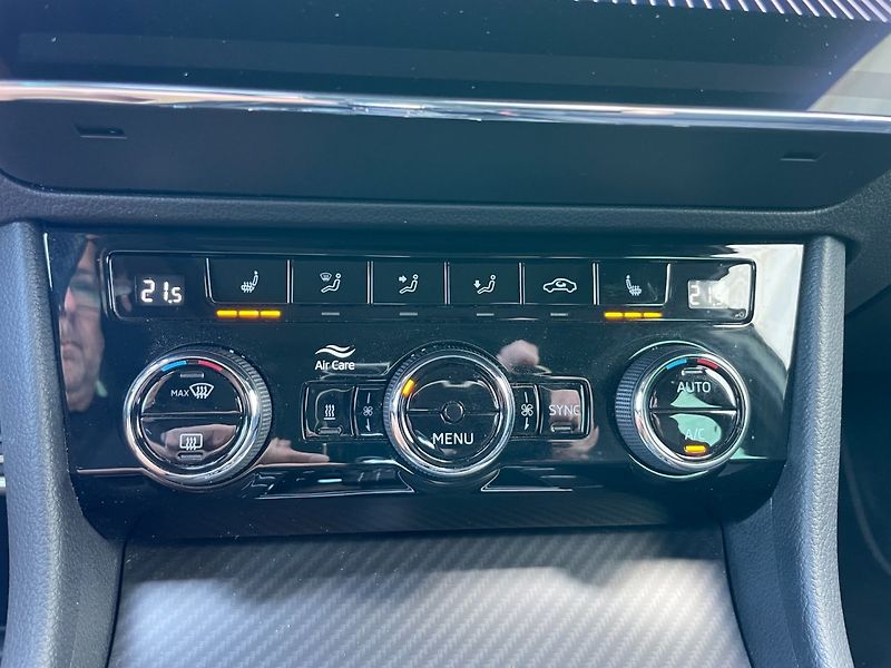Škoda Superb (2022) SportLine 1.5TSI Webasto! 1.Ma - fotka 17 z 50