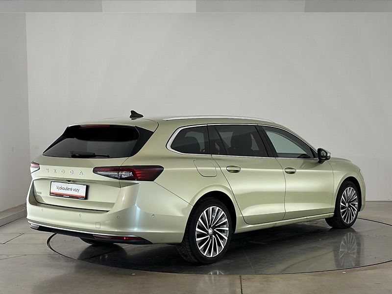 Škoda Superb Laurin & Klement DSG - fotka 2 z 32