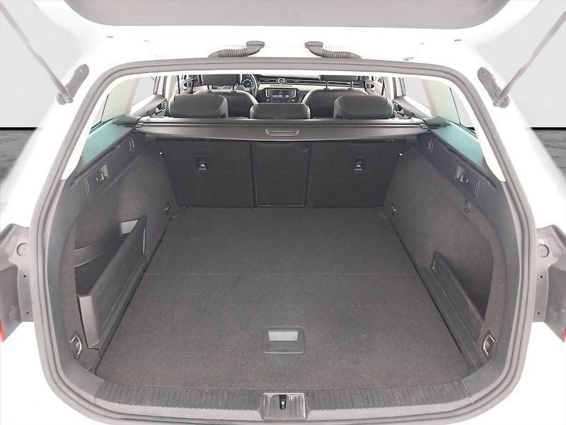 Volkswagen Passat (2015) Highline 2.0 BiTDI, 4X4 - fotka 14 z 22
