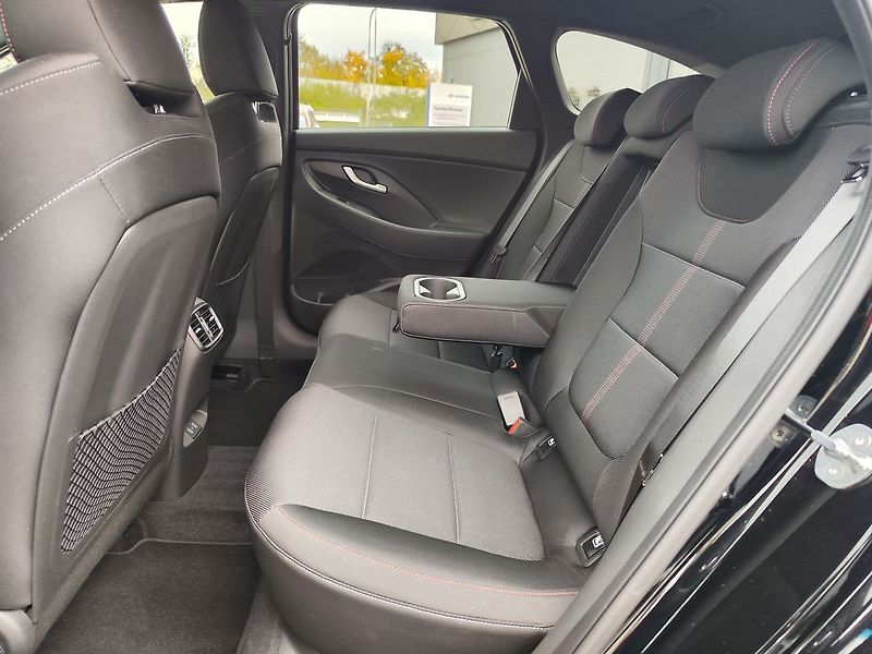 Hyundai i30 1.5 T-GDI/103kW N-Line DCT - fotka 11 z 34