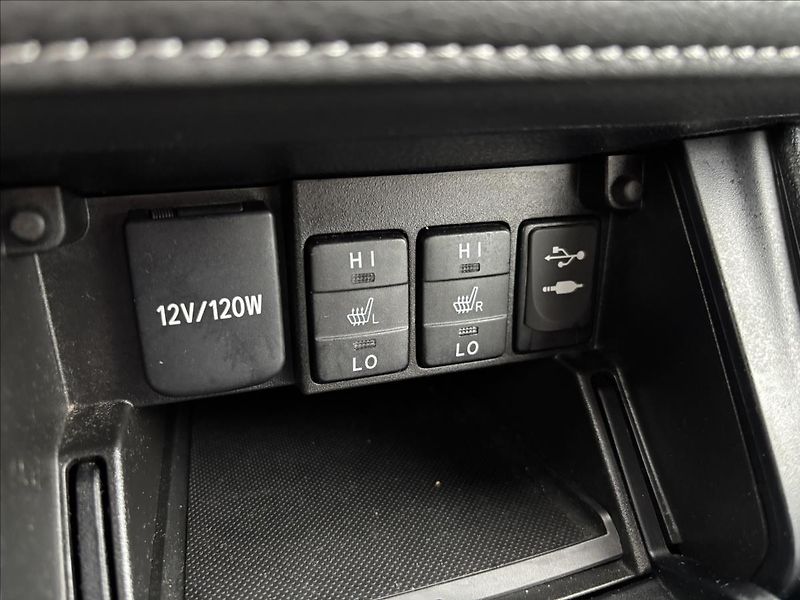 Toyota Auris 1,6 Active Trend 97kW - fotka 24 z 33