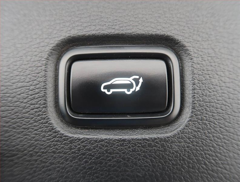 Kia Sportage (2023) 1.6 T-GDI MHEV - fotka 16 z 30