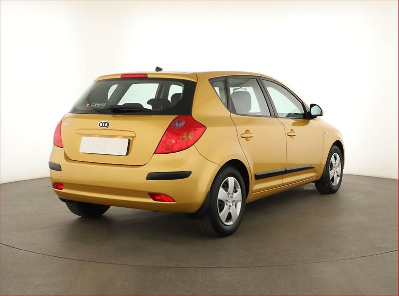 Kia Ceed (2007) LX 1.4 CVVT, ČR,1.maj - fotka 5 z 12