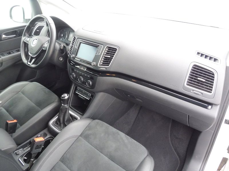 Volkswagen Sharan (2015) Highline 2,0 TDI 110kW 4MOTION - fotka 8 z 26