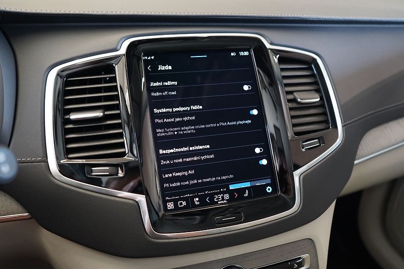 Volvo XC90 B5 PLUS AWD, Vzduch, Ventilace - fotka 30 z 47