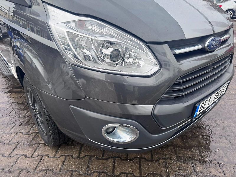 Ford Tourneo Custom (2018) 2,0D 125KW 8 MÍST TITAN 1.MAJ - fotka 10 z 49