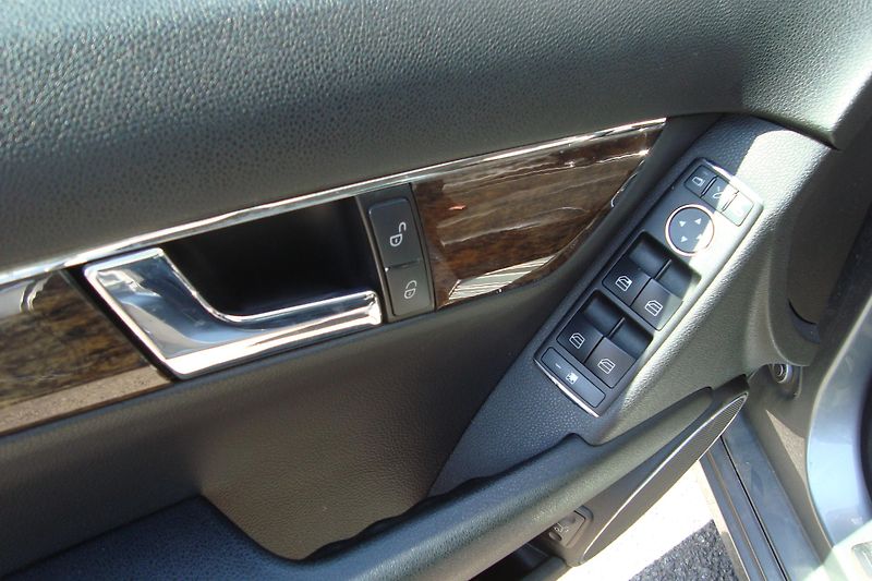 Mercedes-Benz Třídy C (2008) 220CDi,AUT,ČR,Servisní kniha - fotka 23 z 65