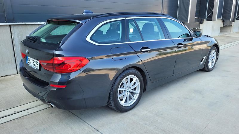 BMW Řada 5 520D manuál - fotka 7 z 25