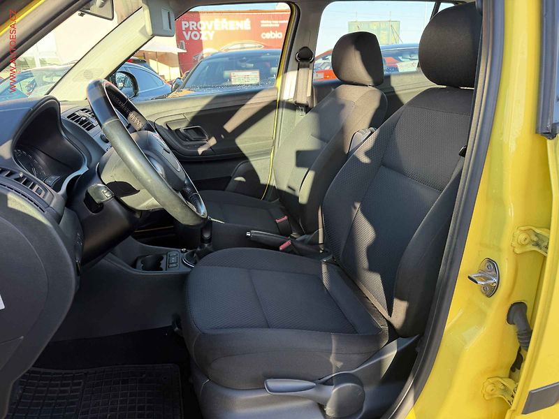 Škoda Fabia (2011) 1.2 TSI - fotka 9 z 16