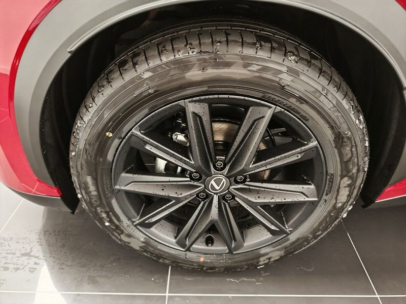 Lexus LBX Vibrant Edition - fotka 10 z 39