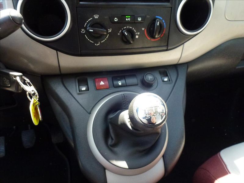 Citroën Berlingo 1,6 HDI  Multispace - fotka 36 z 44
