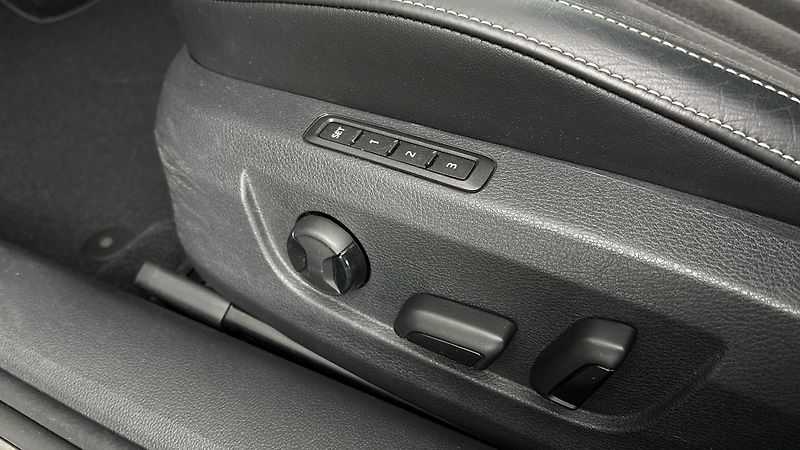 Škoda Superb 2.0 TDI DSG Style Combi - fotka 22 z 30