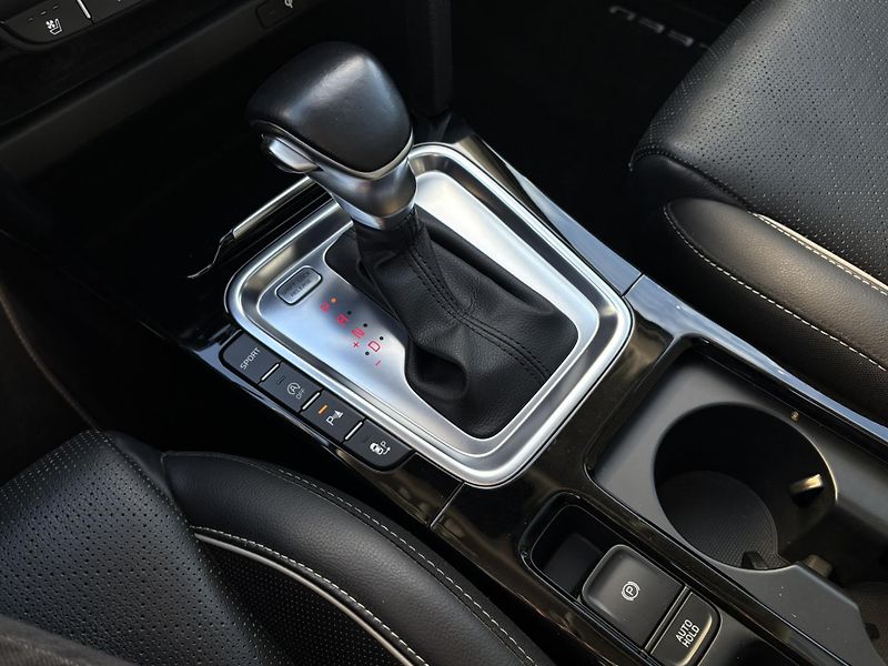 Kia Ceed 1.4 T-GDI 103kW DCT Platinum E - fotka 23 z 27