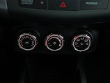 Mitsubishi Outlander (2010) 2.0, po STK, Tažné, rezervace - náhled 11