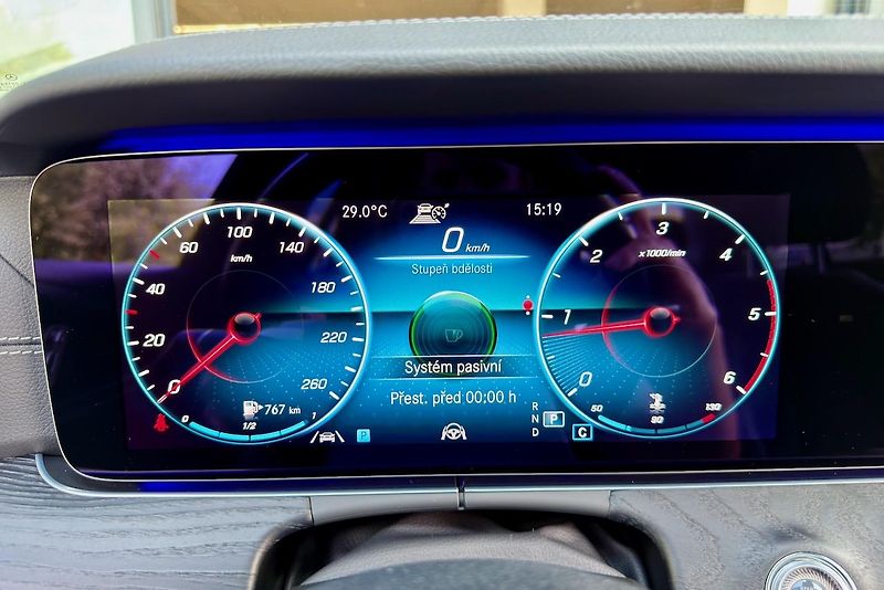 Mercedes-Benz Třídy E (2020) E 220d 4Matic AMG Line - fotka 58 z 112