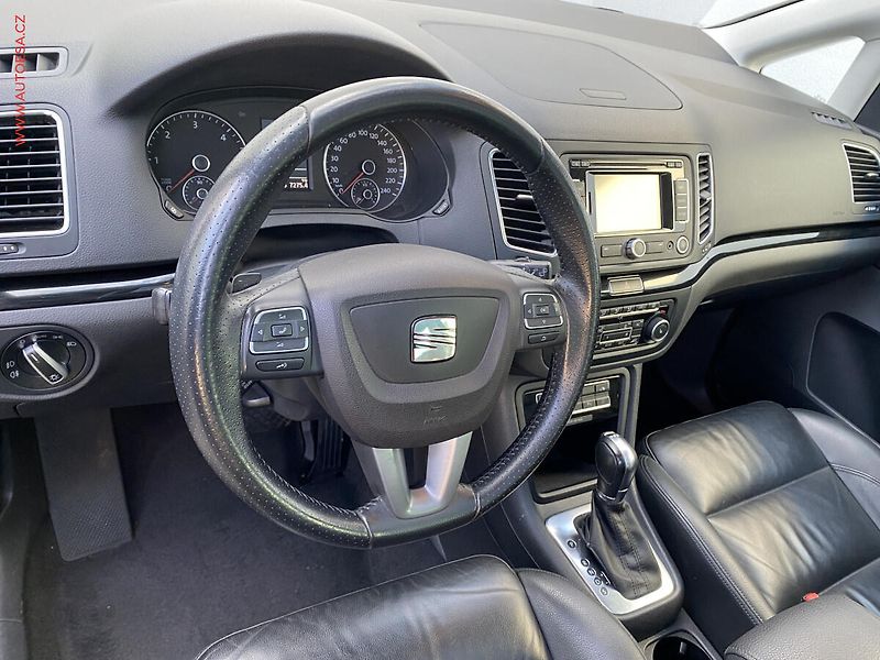 Seat Alhambra (2011) 2.0TDi, Style, DSG, bixen - fotka 14 z 21