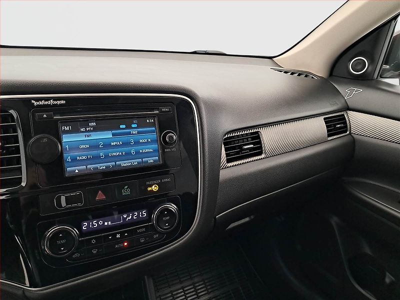 Mitsubishi Outlander (2016) 2.2 DI-D, 4X4, Automat - fotka 13 z 21
