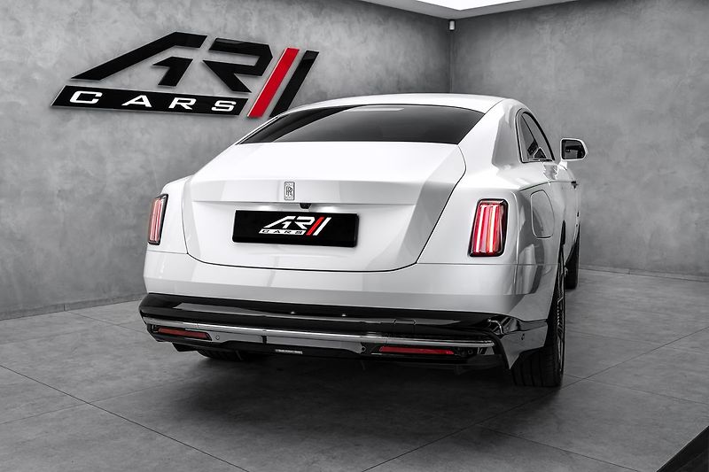 Rolls-Royce Spectre - fotka 6 z 28