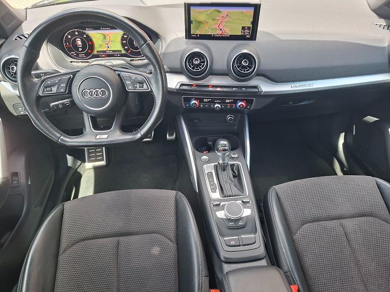 Audi Q2 (2016) 2.0TDI 140kW 7A QUATTRO S-LINE - fotka 13 z 47