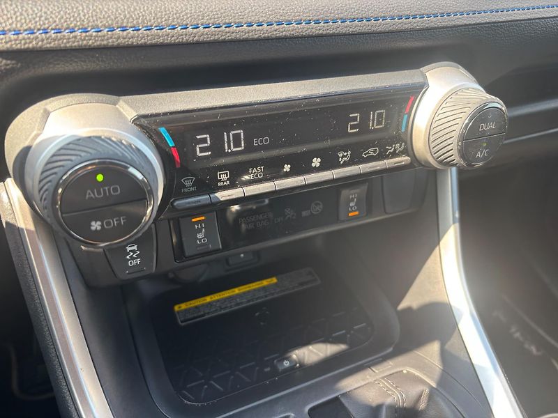 Toyota RAV4 2.5 HSD e-CVT AWD Selection - fotka 20 z 28