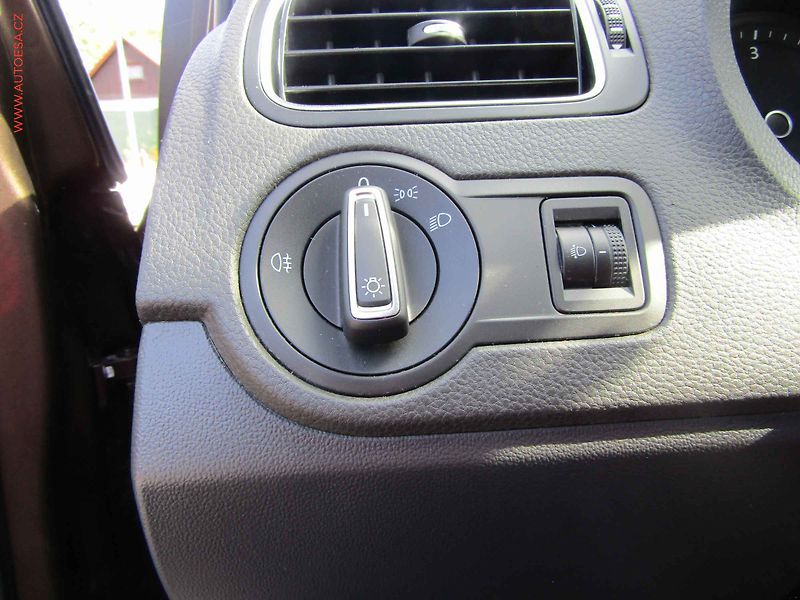 Volkswagen Polo (2015) 1.4 TDi, ČR, Comfortline - fotka 14 z 16