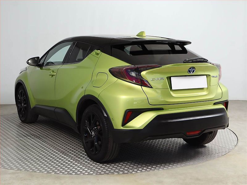 Toyota C-HR (2019) 1.8 Hybrid - fotka 4 z 18