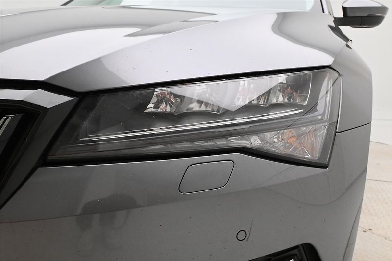 Škoda Superb 2,0 TDI 110kW DSG Style Záruka - fotka 22 z 24