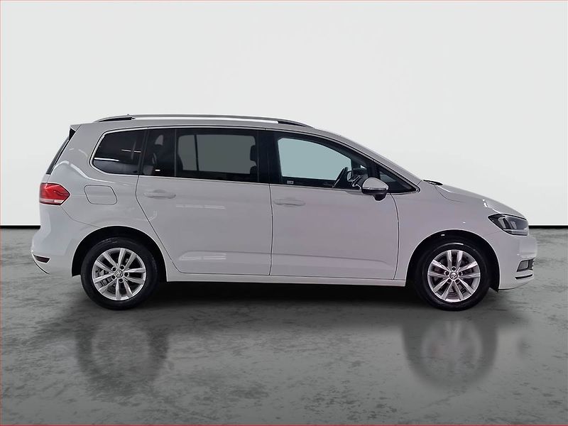 Volkswagen Touran (2019) 1.5 TSI - fotka 6 z 18