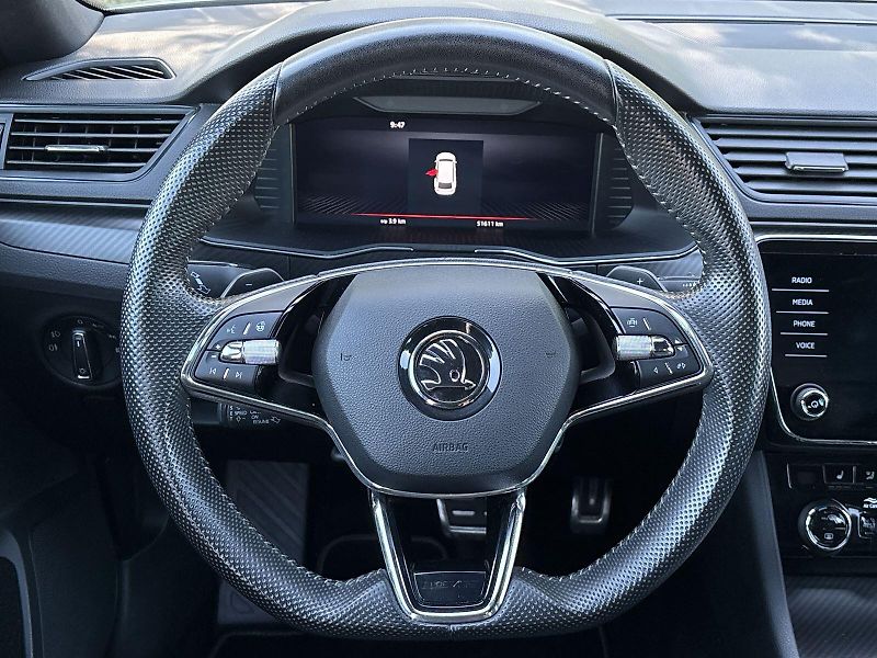 Škoda Superb (2023) Combi 2.0 TDI DSG Sportline - fotka 6 z 36