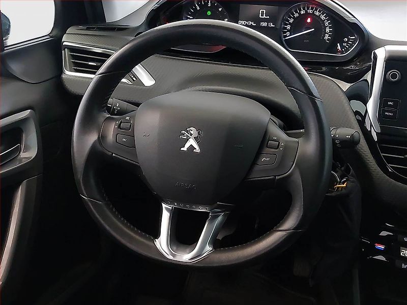 Peugeot 2008 (2019) 1.5 BlueHDi, ČR,1.maj - fotka 13 z 14