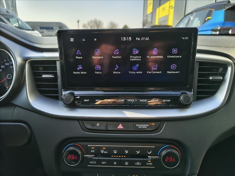 Kia Ceed 1,5 T-GDi 118kw  TOP - fotka 9 z 14