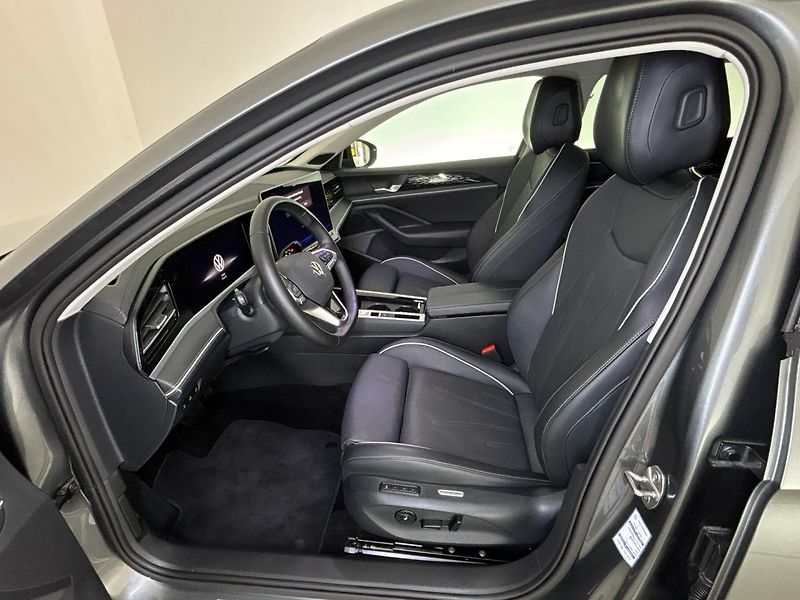 Volkswagen Passat 110kw DSG - fotka 7 z 31