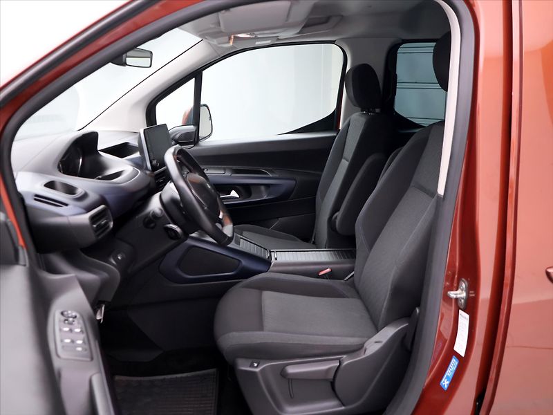 Peugeot Rifter 1,5 HDi 96kW Allure Aut.klima - fotka 11 z 32