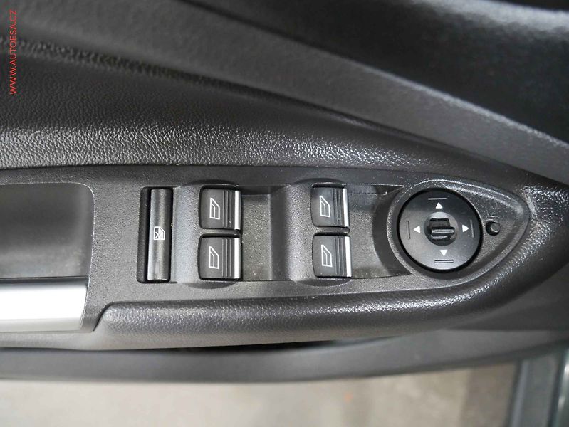 Ford Kuga (2016) 1.5 EB, Klima - fotka 17 z 17