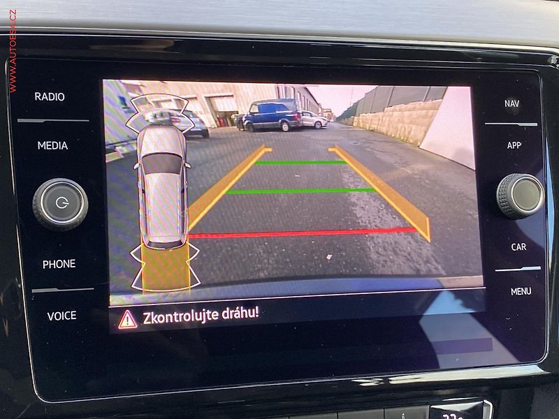 Volkswagen Passat (2020) 1.6 TDi, Elegance, DSG, LED - fotka 16 z 18